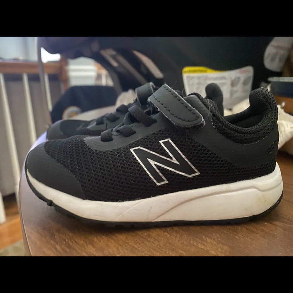 Toddler tennis shoes
